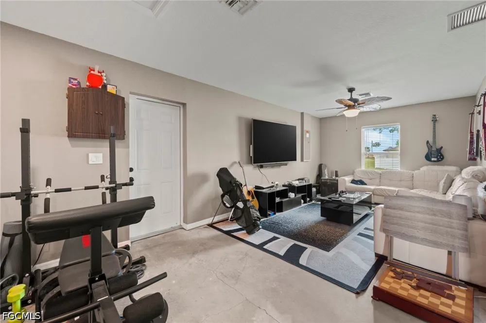 Dania Circle Labelle, FL 33935