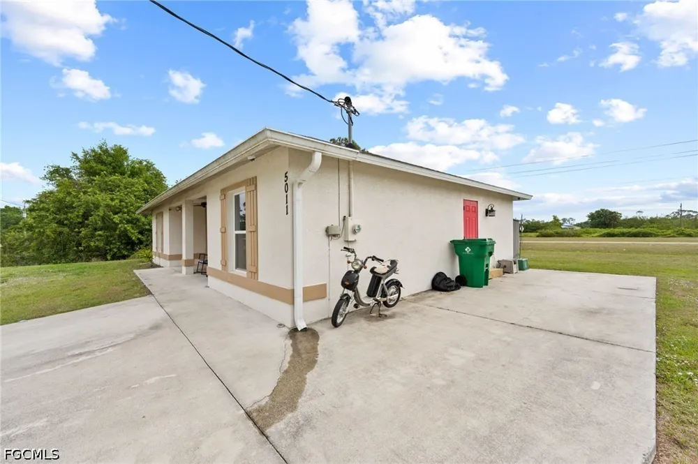 Dania Circle Labelle, FL 33935