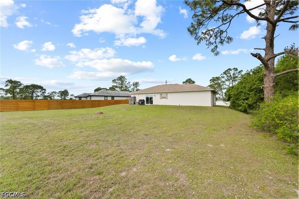 Dania Circle Labelle, FL 33935