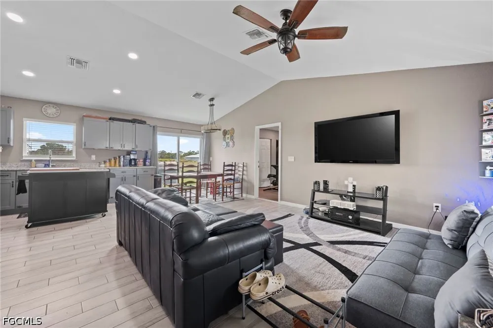 Dania Circle Labelle, FL 33935