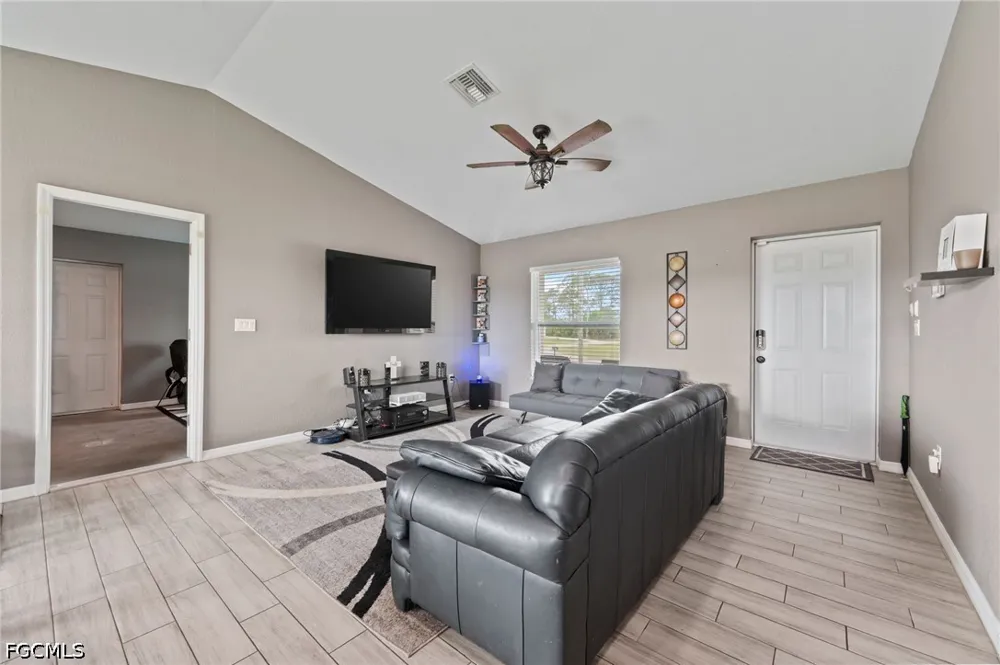Dania Circle Labelle, FL 33935