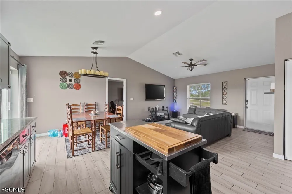 Dania Circle Labelle, FL 33935