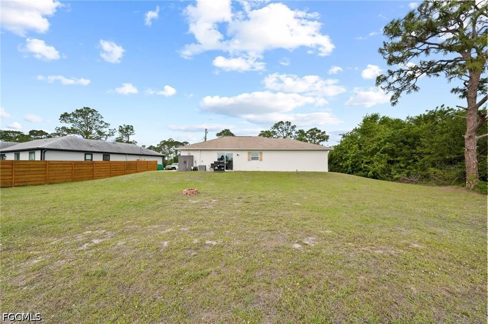 Dania Circle Labelle, FL 33935