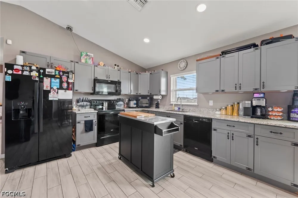 Dania Circle Labelle, FL 33935