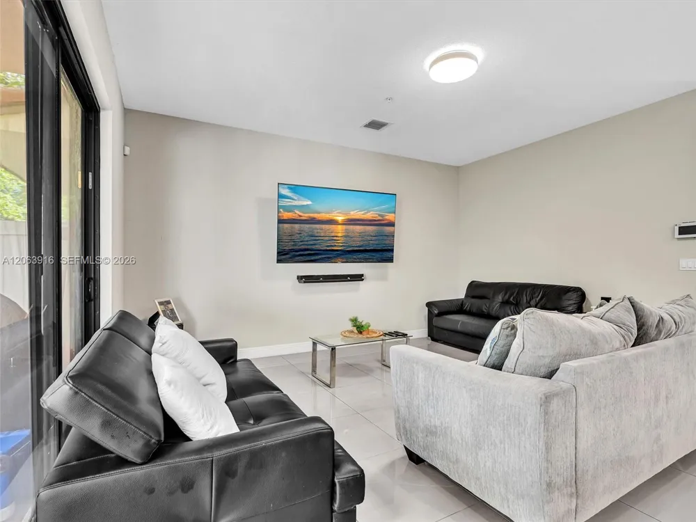 20973 NW 1st Dr Pembroke Pines, FL 33029