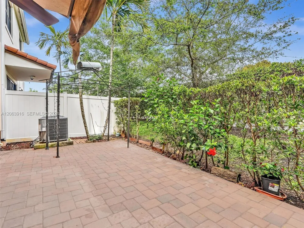 20973 NW 1st Dr Pembroke Pines, FL 33029
