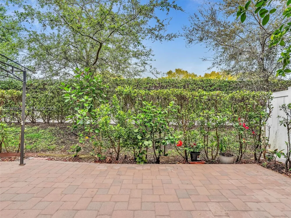 20973 NW 1st Dr Pembroke Pines, FL 33029