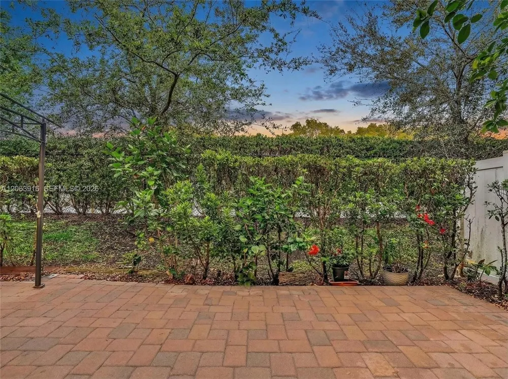 20973 NW 1st Dr Pembroke Pines, FL 33029