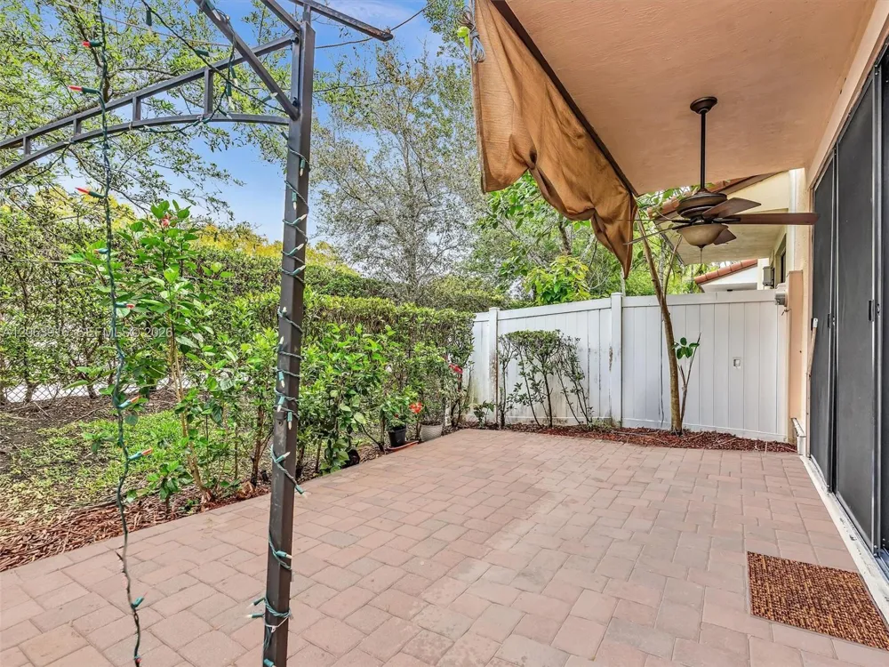 20973 NW 1st Dr Pembroke Pines, FL 33029