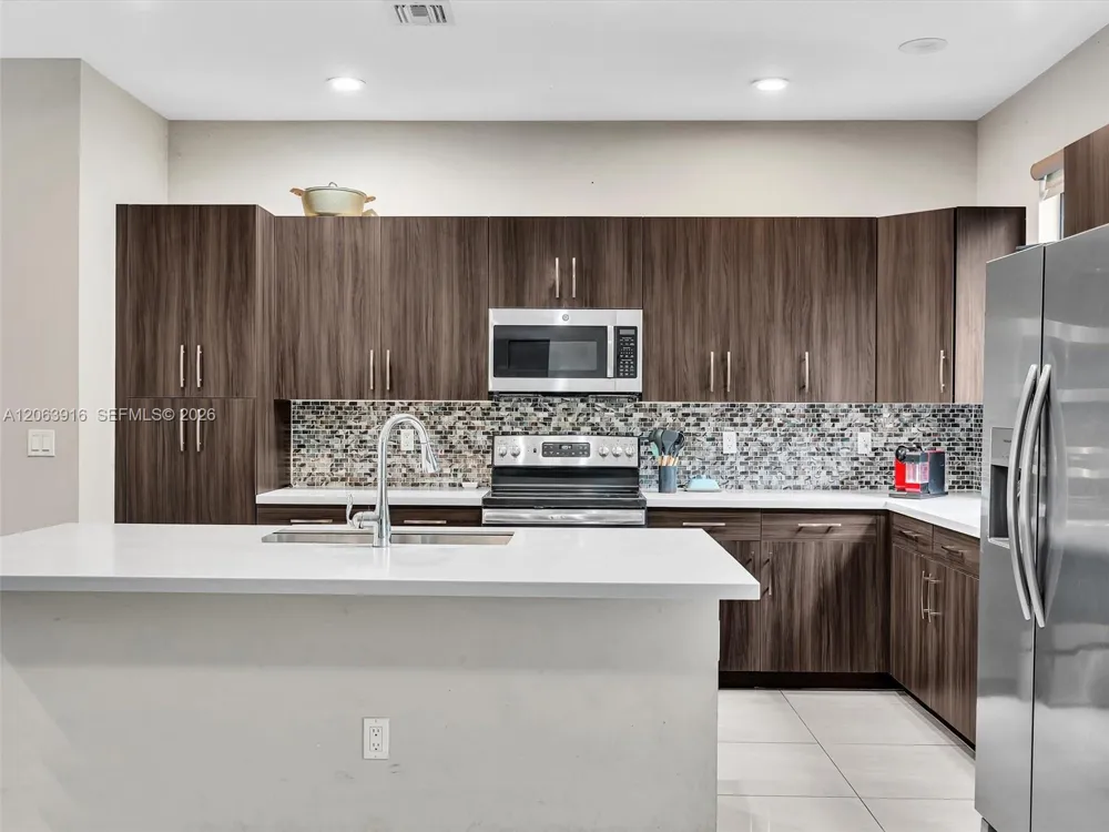 20973 NW 1st Dr Pembroke Pines, FL 33029