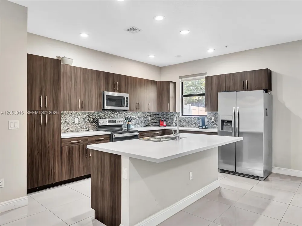 20973 NW 1st Dr Pembroke Pines, FL 33029