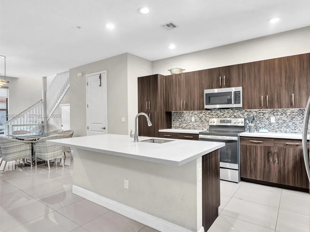 20973 NW 1st Dr Pembroke Pines, FL 33029