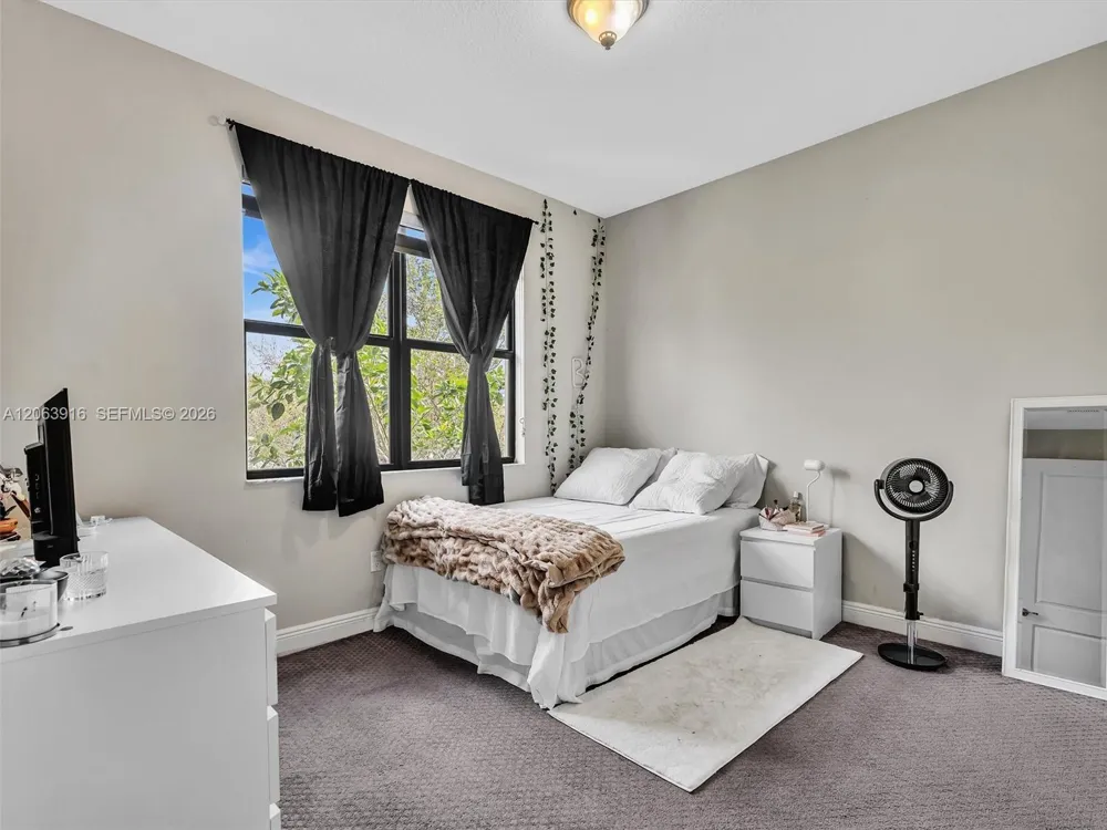 20973 NW 1st Dr Pembroke Pines, FL 33029