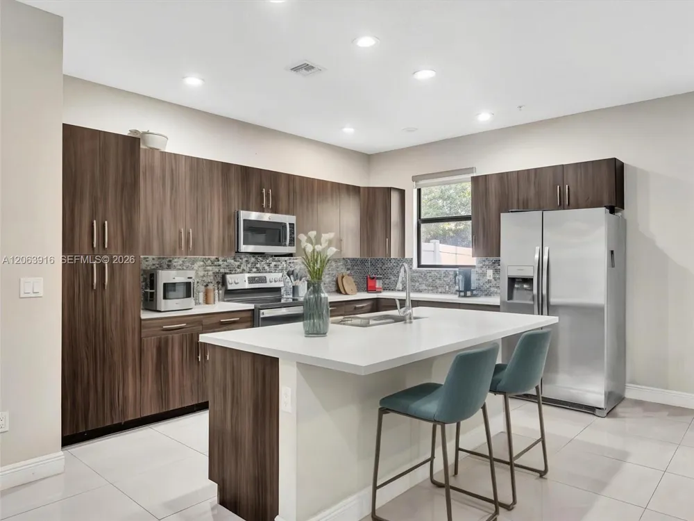 20973 NW 1st Dr Pembroke Pines, FL 33029