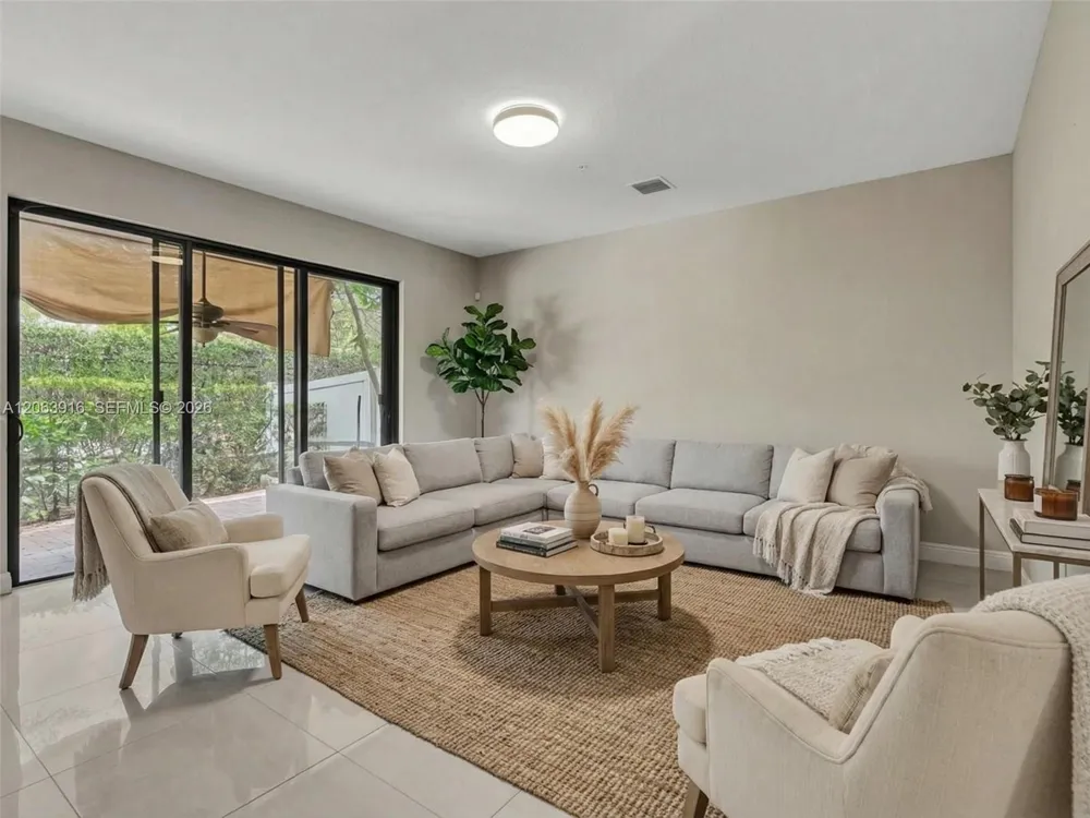 20973 NW 1st Dr Pembroke Pines, FL 33029