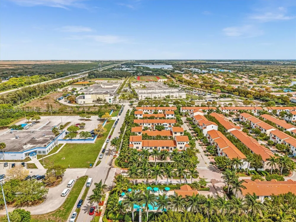 20973 NW 1st Dr Pembroke Pines, FL 33029