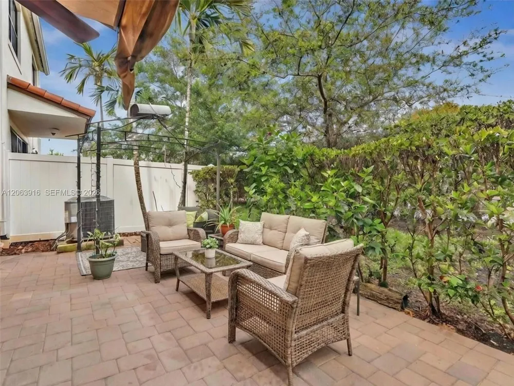 20973 NW 1st Dr Pembroke Pines, FL 33029