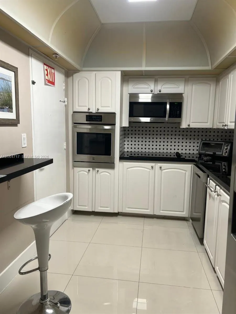 3801 S Ocean Dr #3X Hollywood, FL 33019