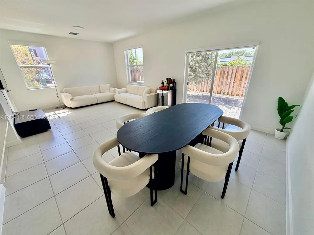 11830 NW 46th St Coral Springs, FL 33076