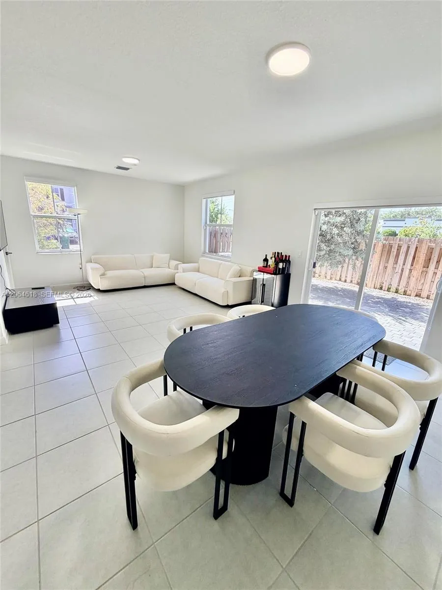 11830 NW 46th St Coral Springs, FL 33076