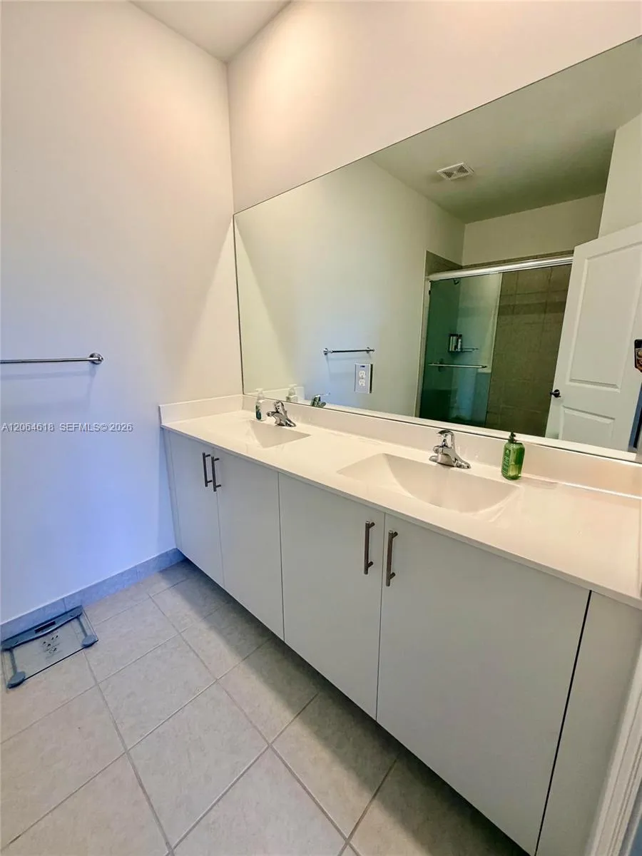 11830 NW 46th St Coral Springs, FL 33076