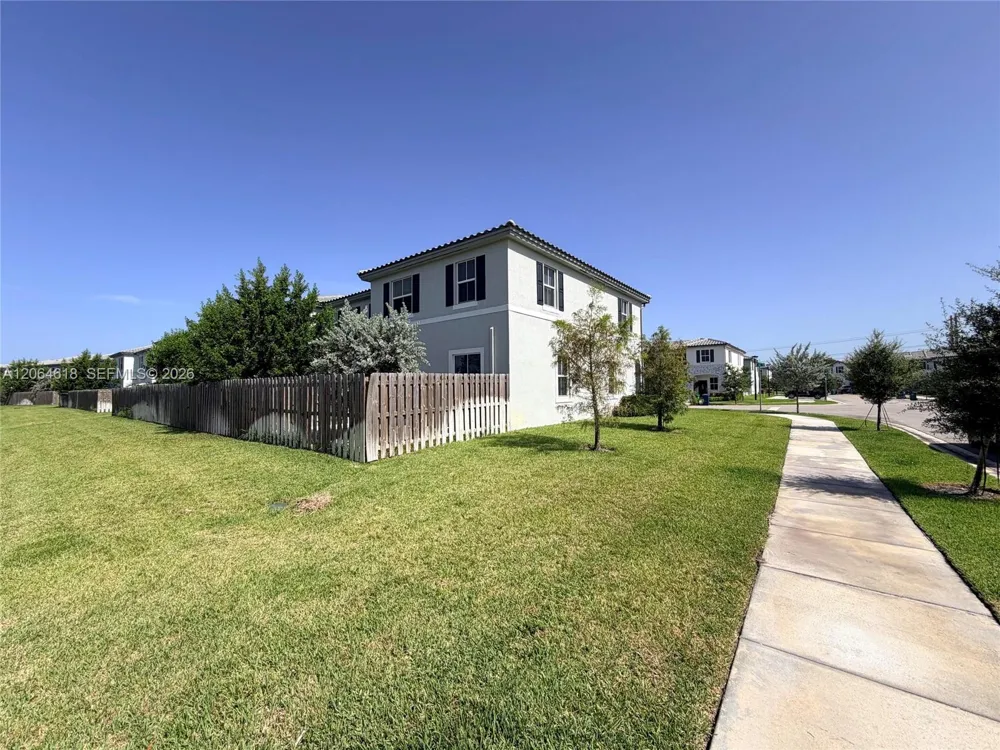 11830 NW 46th St Coral Springs, FL 33076