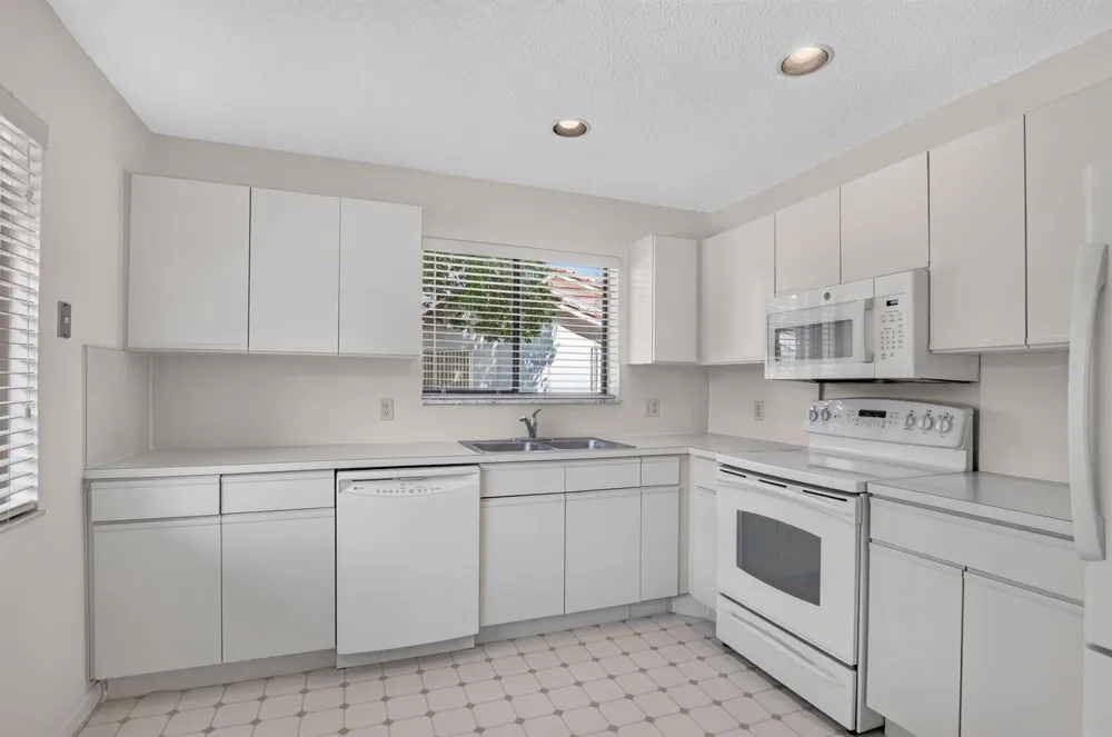 5751 Coach House Circle #E Boca Raton, FL 33486