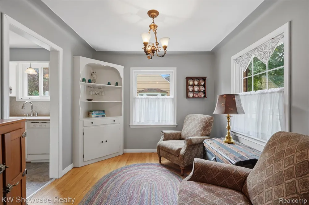 2071 Dorothea Road Berkley City, MI 48072