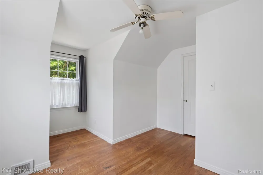 2071 Dorothea Road Berkley City, MI 48072