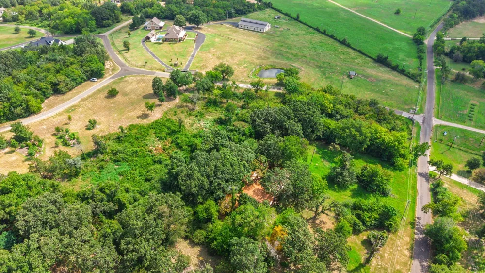 2 County Road High Point 3648 Circle Sulphur Springs, TX 75482