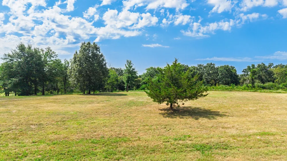 2 County Road High Point 3648 Circle Sulphur Springs, TX 75482