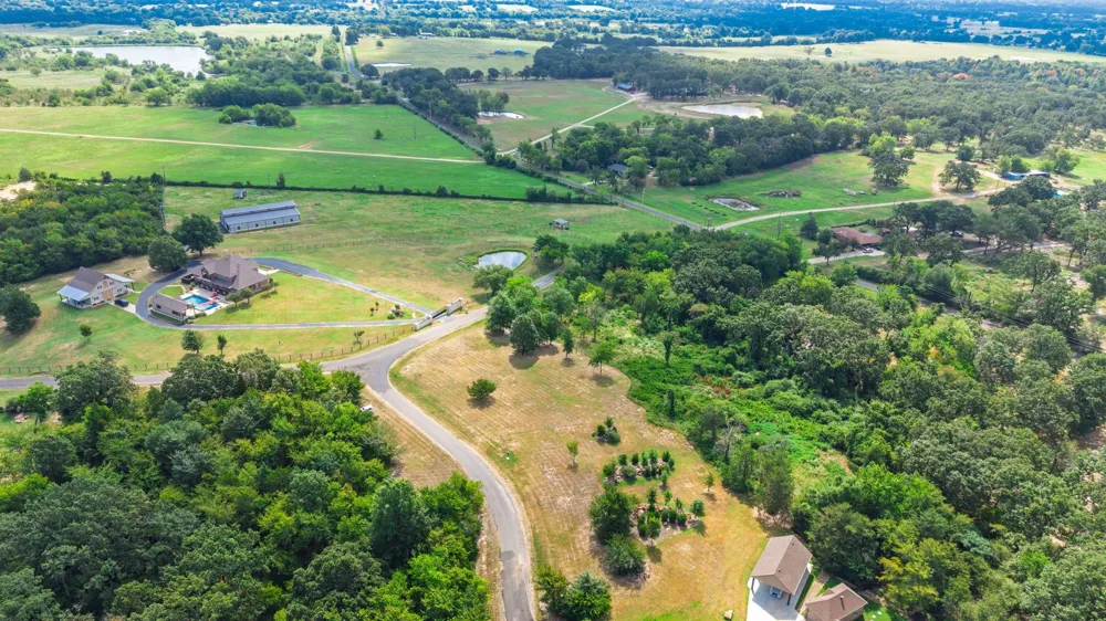 2 County Road High Point 3648 Circle Sulphur Springs, TX 75482