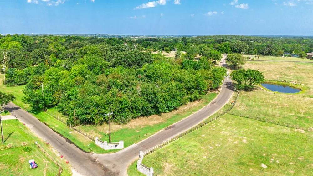 2 County Road High Point 3648 Circle Sulphur Springs, TX 75482
