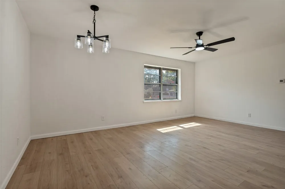 303 Merribrook Trail Duncanville, TX 75116