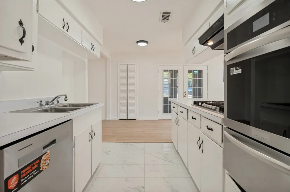 303 Merribrook Trail Duncanville, TX 75116