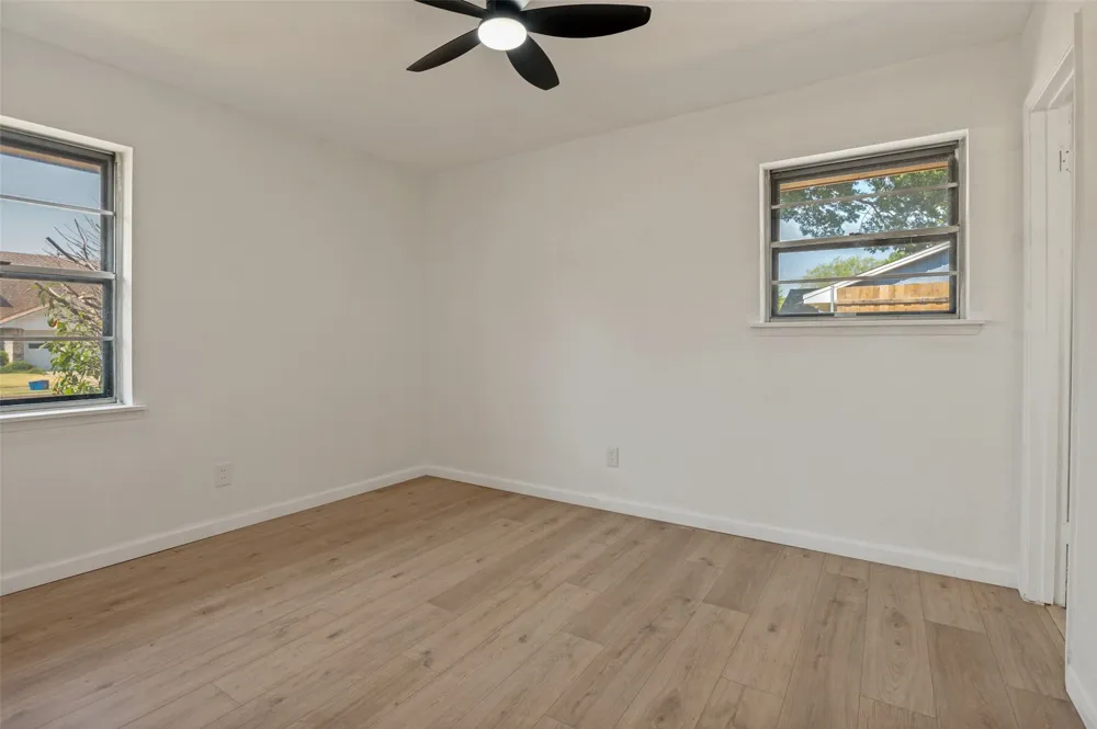 303 Merribrook Trail Duncanville, TX 75116