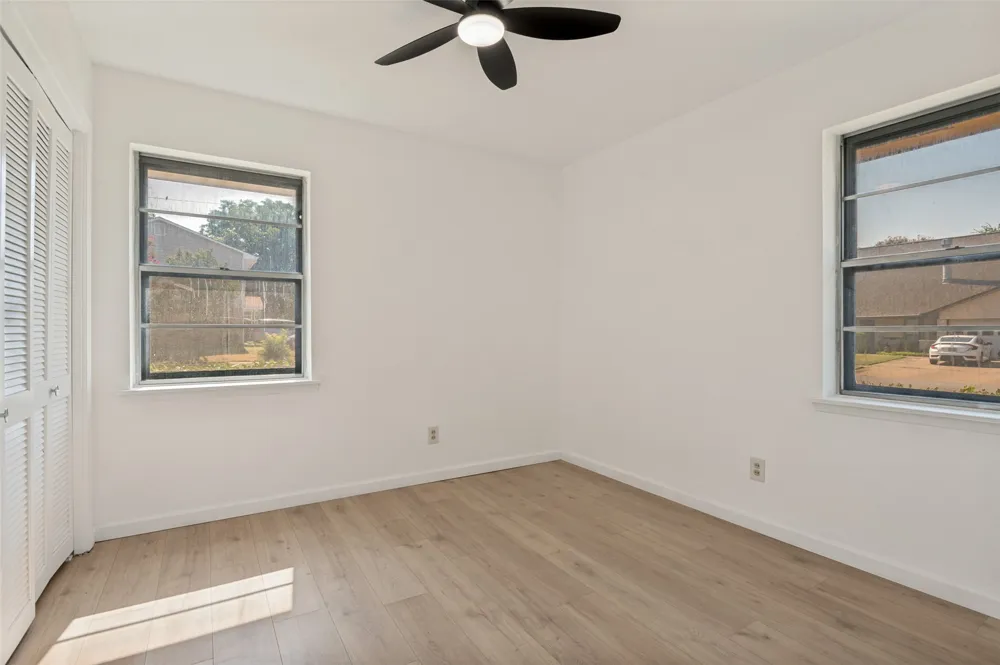 303 Merribrook Trail Duncanville, TX 75116