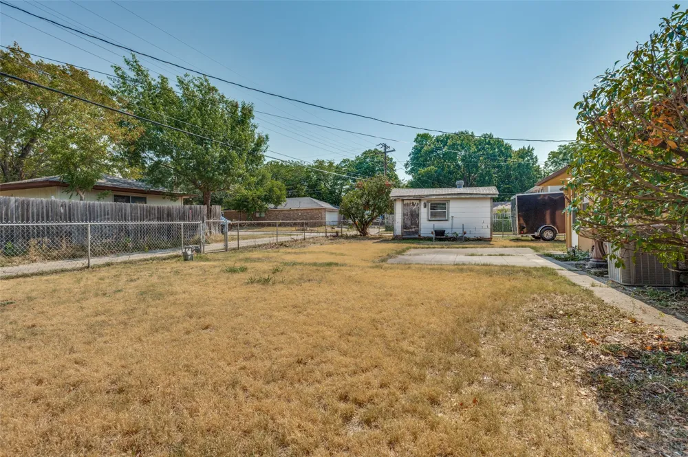 303 Merribrook Trail Duncanville, TX 75116