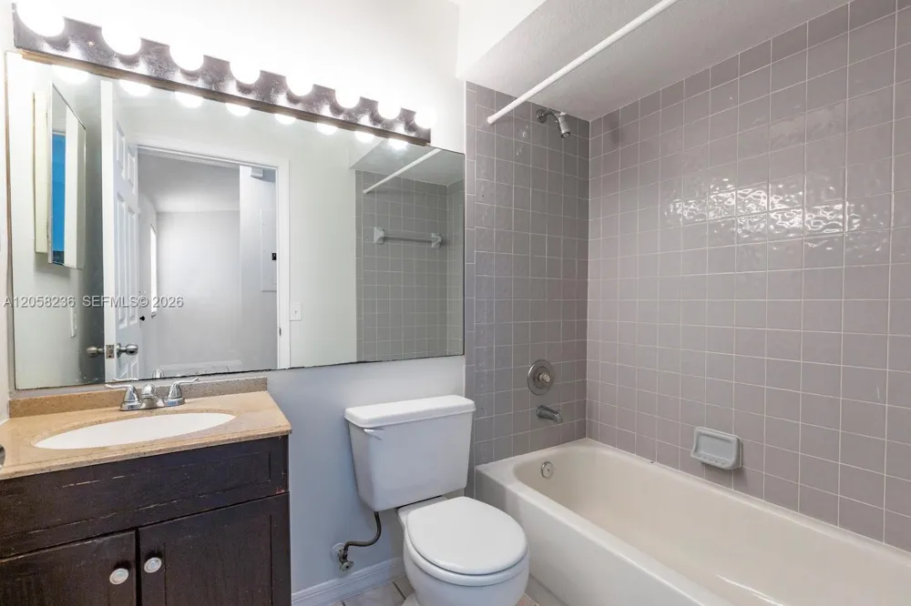 20700 SW 81st Ave Cutler Bay, FL 33189