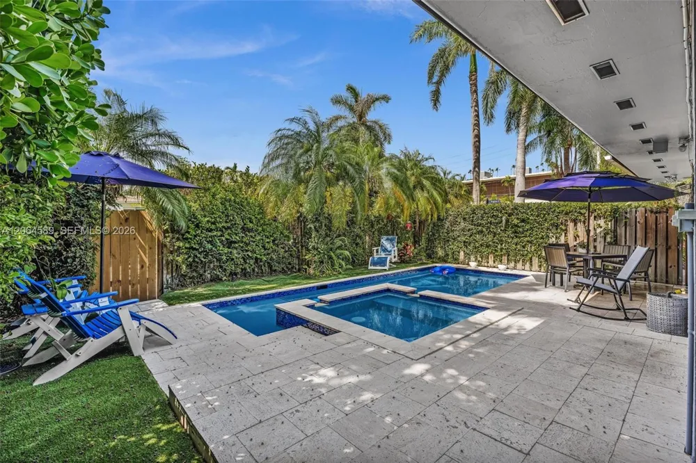 9450 E Broadview Dr Bay Harbor Islands, FL 33154