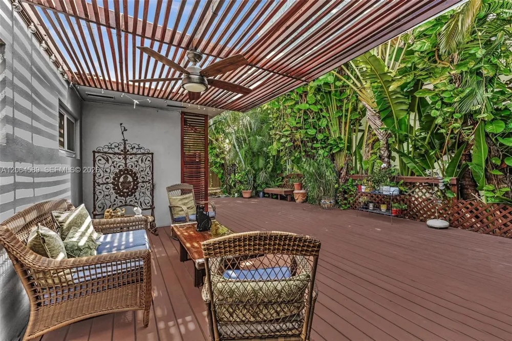 9450 E Broadview Dr Bay Harbor Islands, FL 33154