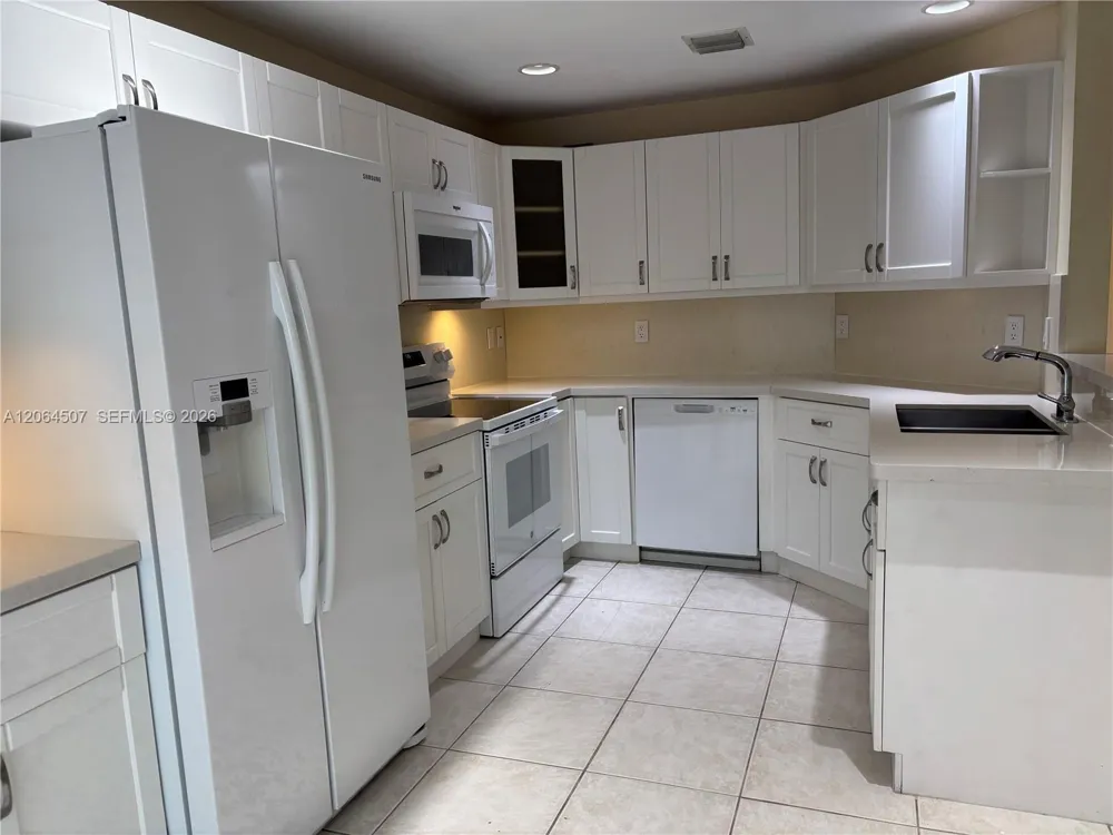11440 NW 50th Ter Doral, FL 33178