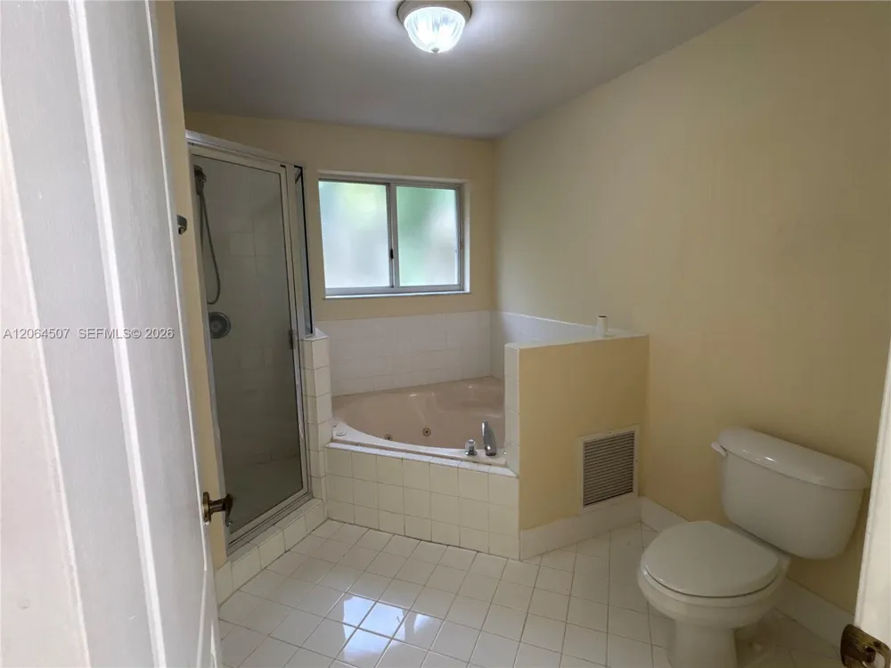 11440 NW 50th Ter Doral, FL 33178