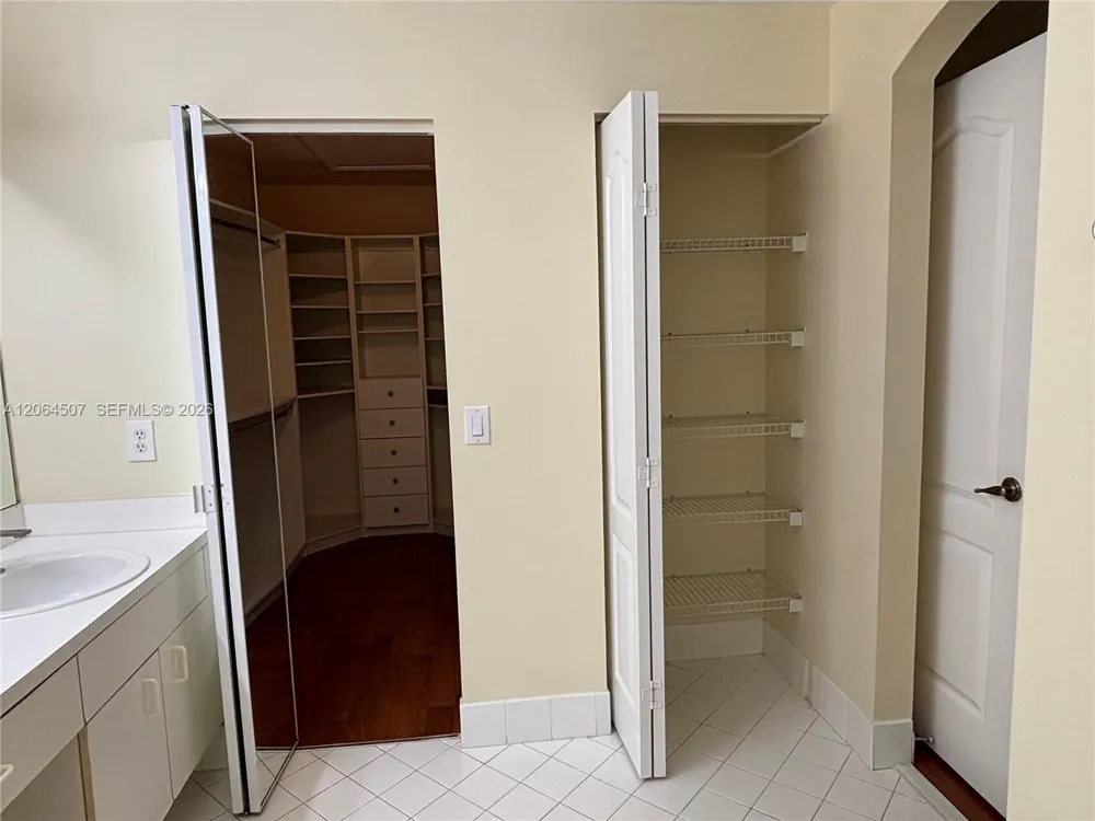 11440 NW 50th Ter Doral, FL 33178