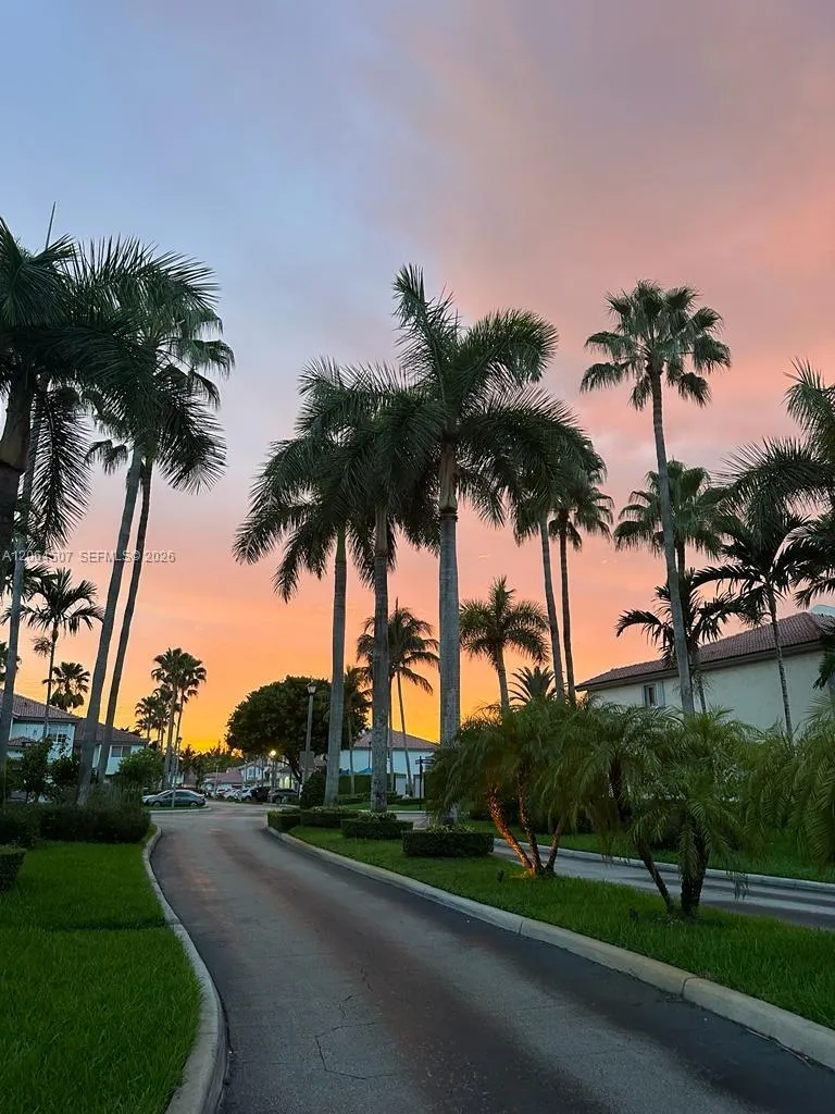 11440 NW 50th Ter Doral, FL 33178