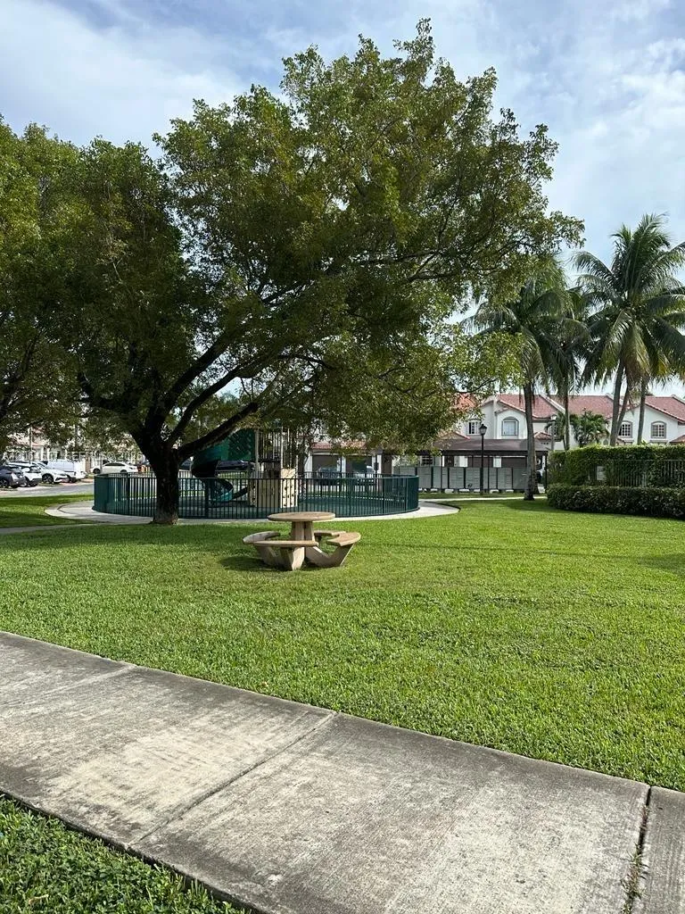 11440 NW 50th Ter Doral, FL 33178