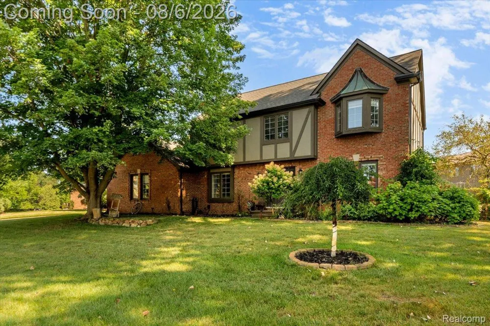 2765 Hunter Heights Drive SW West Bloomfield Charter Township, MI 48324