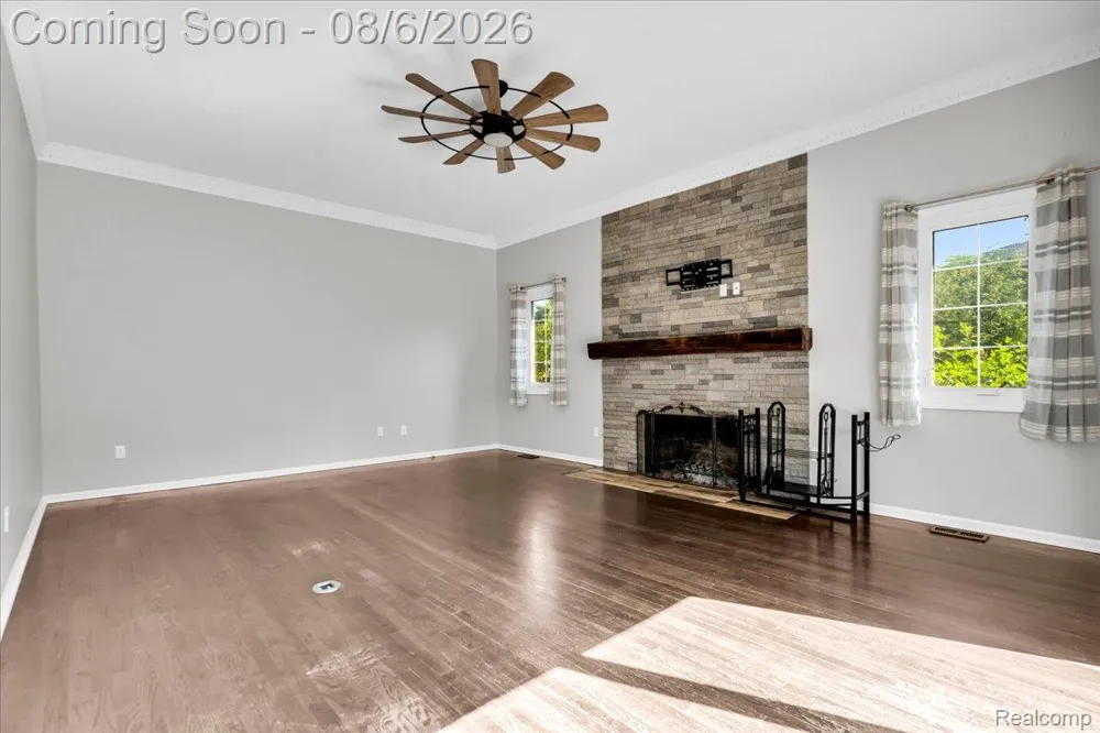 2765 Hunter Heights Drive SW West Bloomfield Charter Township, MI 48324
