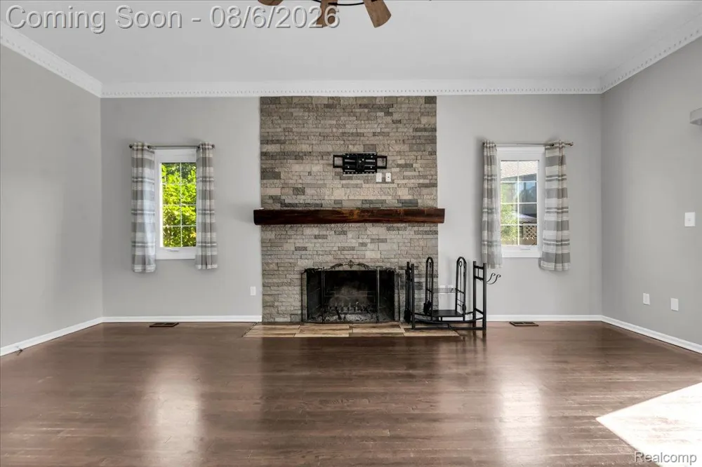 2765 Hunter Heights Drive SW West Bloomfield Charter Township, MI 48324