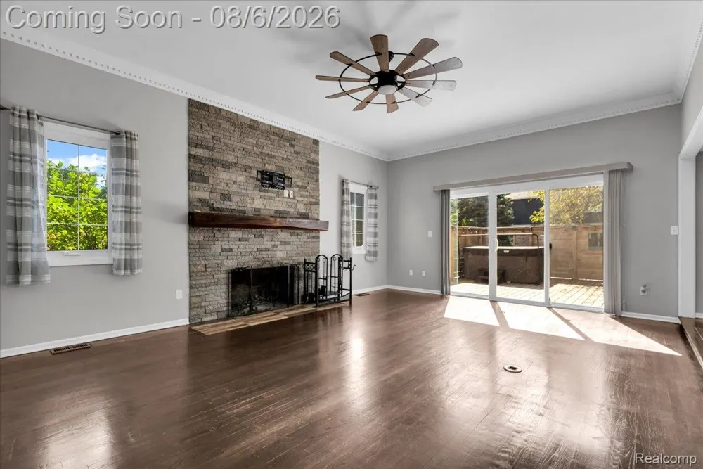 2765 Hunter Heights Drive SW West Bloomfield Charter Township, MI 48324
